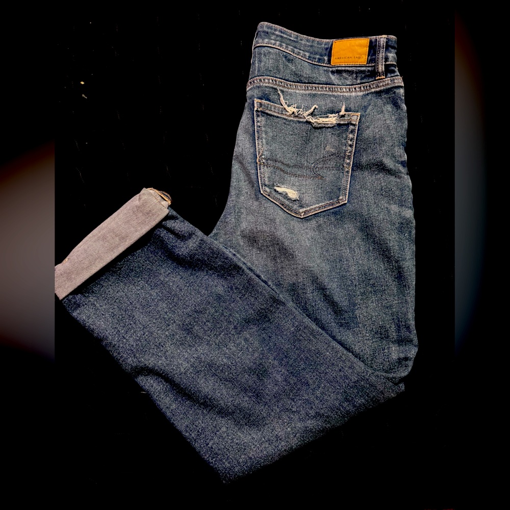 American Eagle, mom Jean